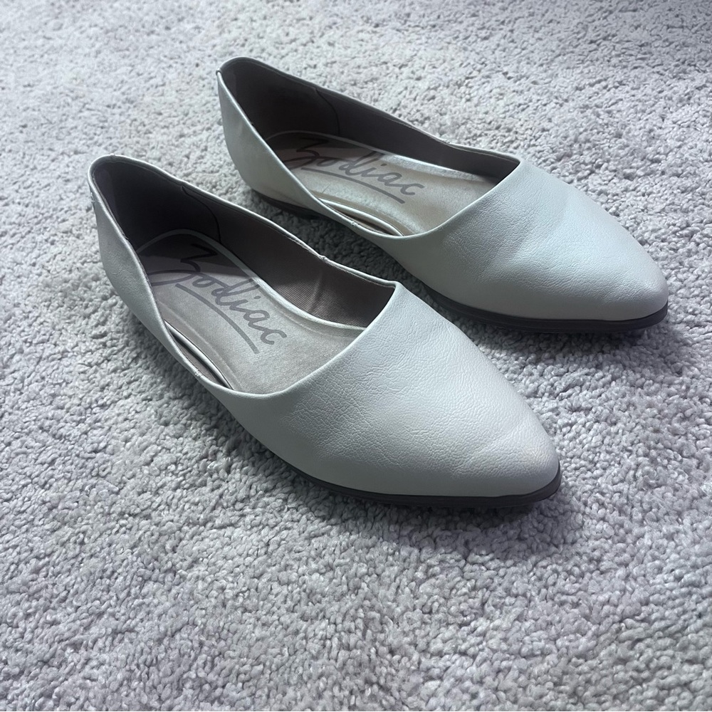 Zodiac Women's Cream Flats size 8.5 - Picture 2 of 7